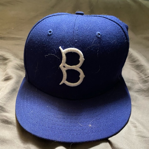 Boston fitted hat. - Picture 2 of 2